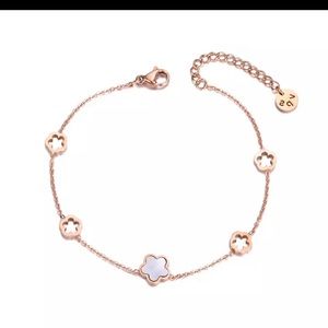 Flower Pendant Adjustable Bracelet ~ Rose Gold Stainless Steel ~  Brand New!